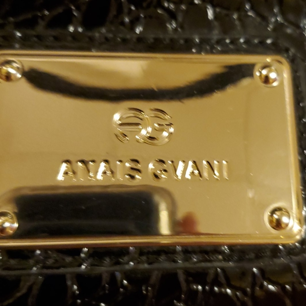 Handbag - Picture 2 of 3
